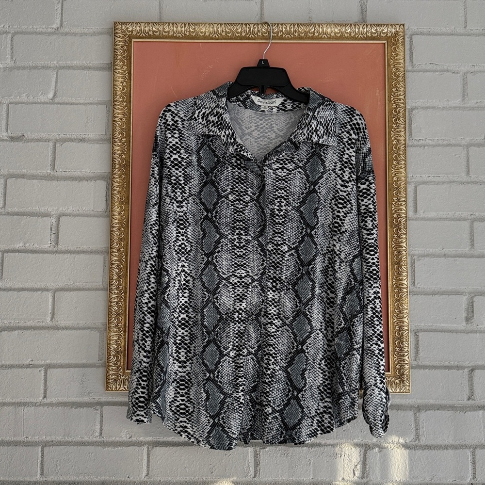Boutique black and gray snakeskin button up blouse - SUPER soft material